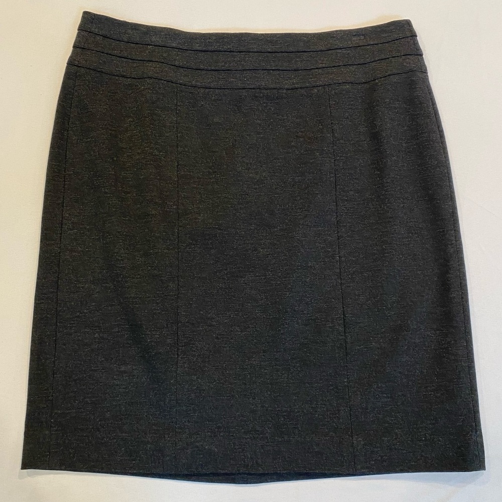 NWT CAbi Charcoal Pencil Skirt, 505
Miranda Skirt, Size 12 Women's Large